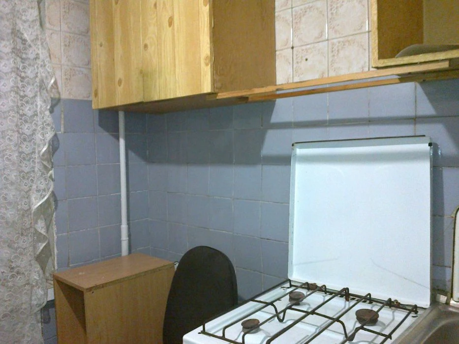 ПРОДАЮ 1 кім.Кв 2/9Цегла М/П Вікна. Б/Двері Поряд Ринок.Полі