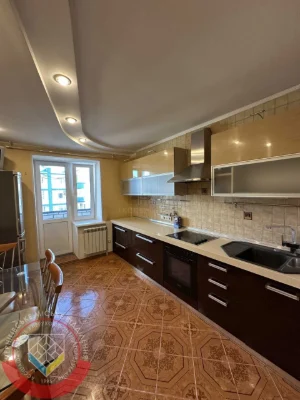 RLT V01 Продам затишну 3 кімнатну квартиру, вул. 1-ї танково
