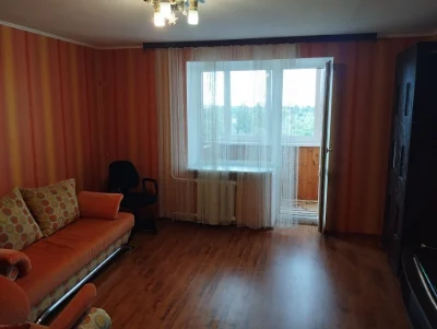 Трьох кімнатна квартира з ремонтом по вул Льотна