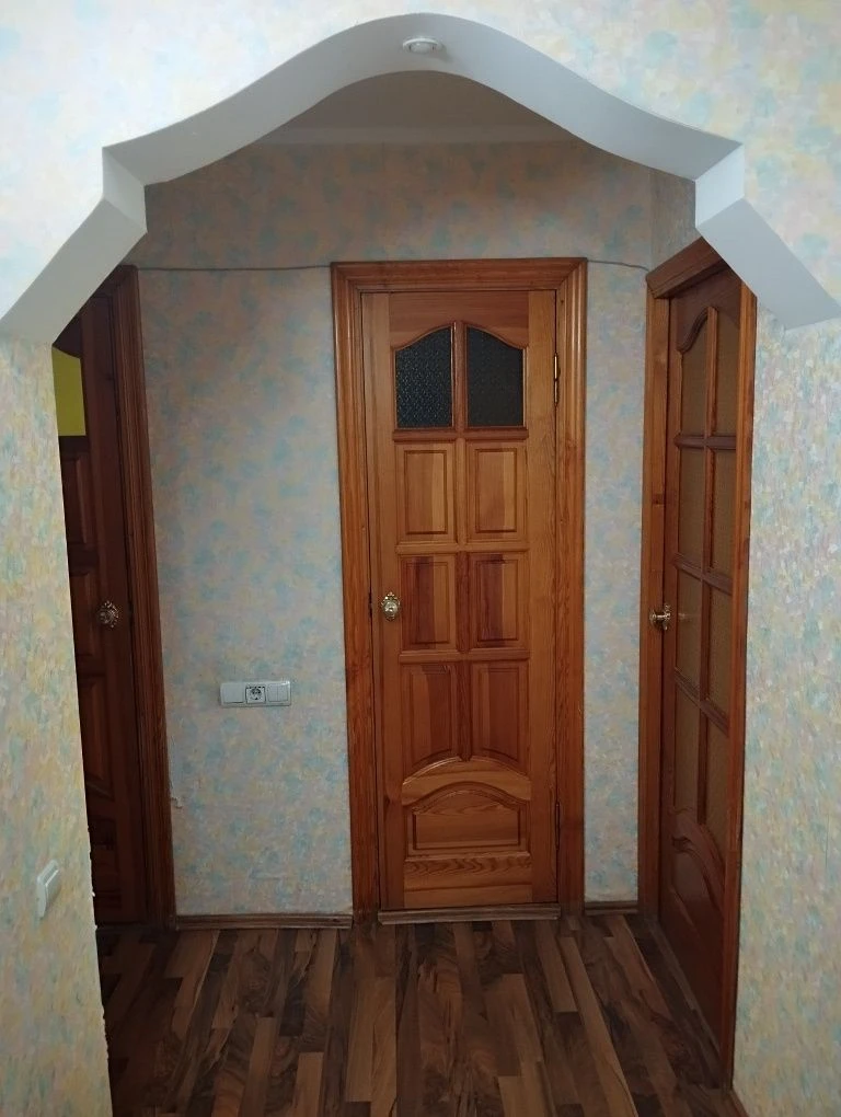 Трьох кімнатна квартира з ремонтом по вул Льотна