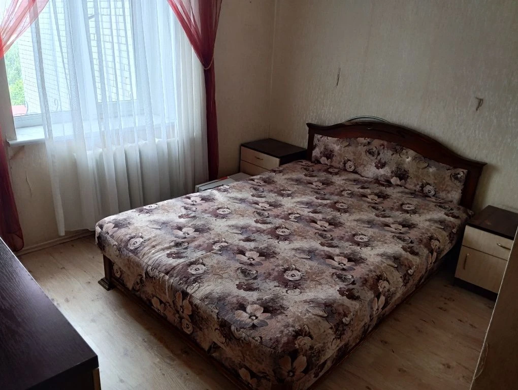 Трьох кімнатна квартира з ремонтом по вул Льотна