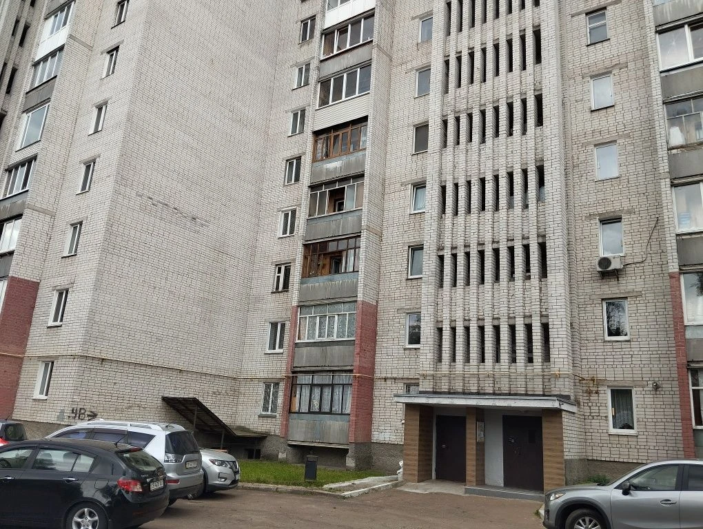 Трьох кімнатна квартира з ремонтом по вул Льотна
