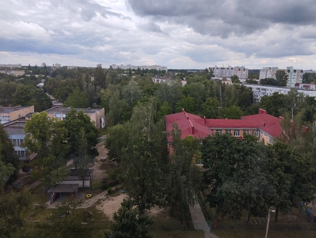 Трьох кімнатна квартира з ремонтом по вул Льотна