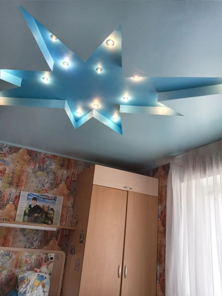Продам  з Євроремонтом 3-и кім.кв-ру у центрі! Кухня-студія!