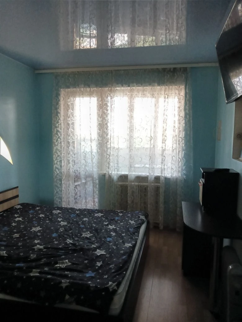Продам  з Євроремонтом 3-и кім.кв-ру у центрі! Кухня-студія!