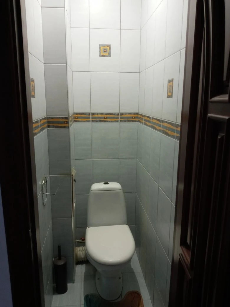 Продам  з Євроремонтом 3-и кім.кв-ру у центрі! Кухня-студія!