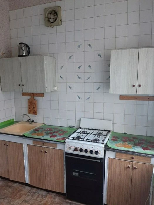 3-room apartment on Sobornoy Ave.