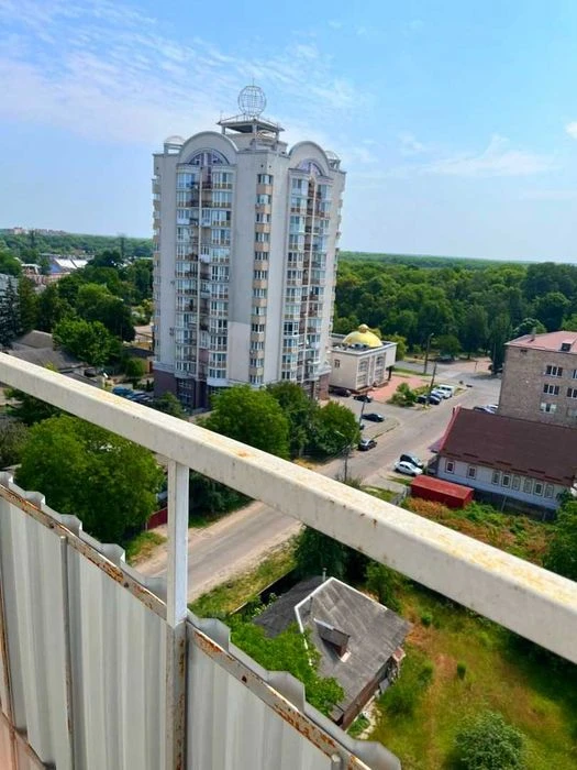 5ти кімнатна квартира по вул. Милорадовича 55власна тераса Y