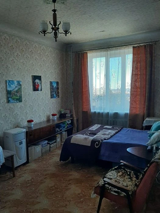 3-room apartment on Sobornoy Ave.
