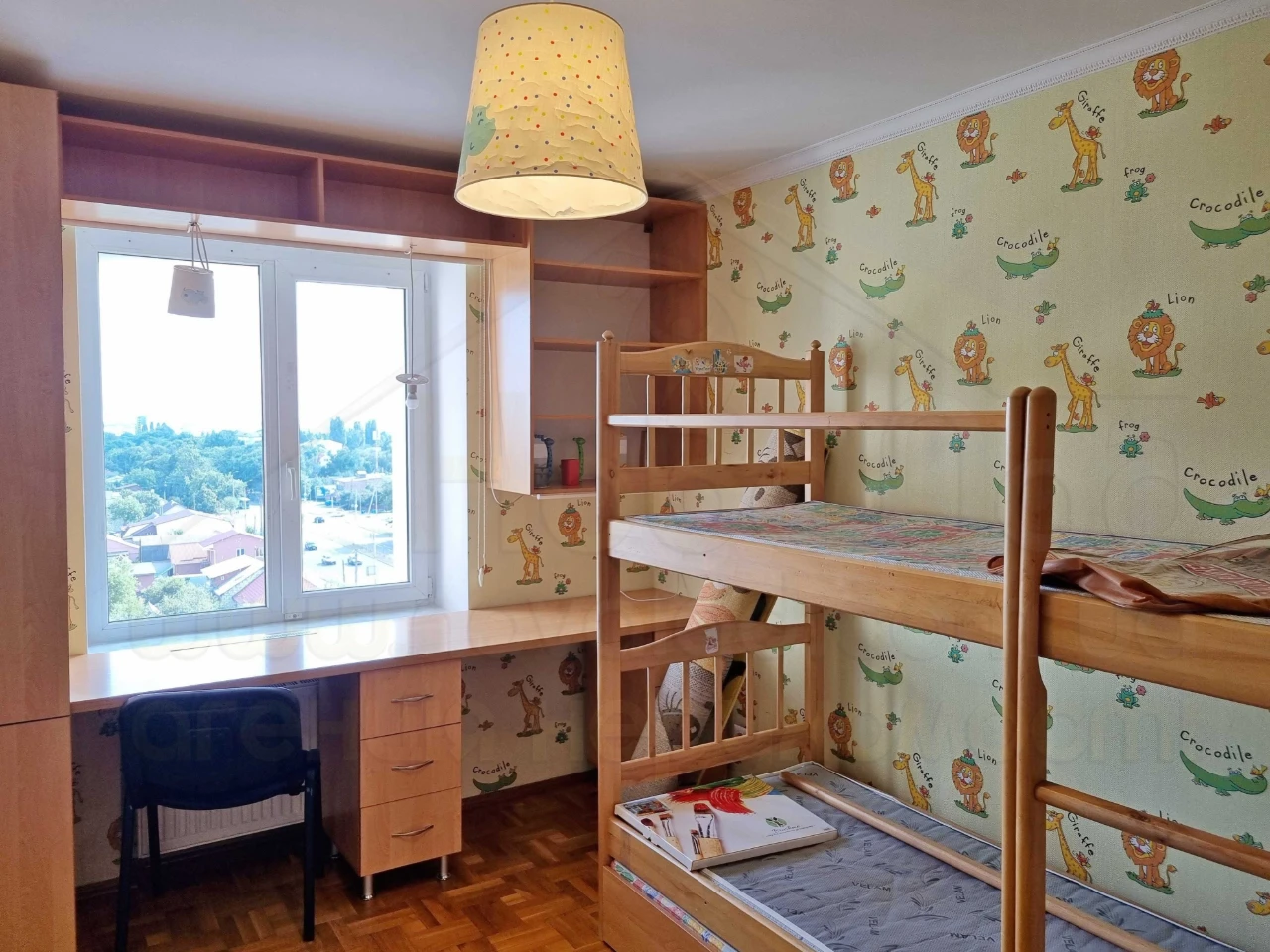 3 кімн квартира 90м2 з ремонтом, меблями і технікою р-н Holl