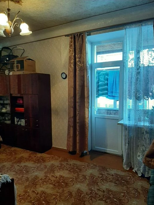 3-room apartment on Sobornoy Ave.