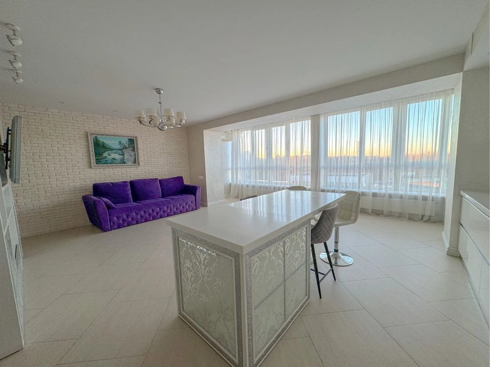 Продаж квартири 80 м2, пр-т Перемоги 119а
