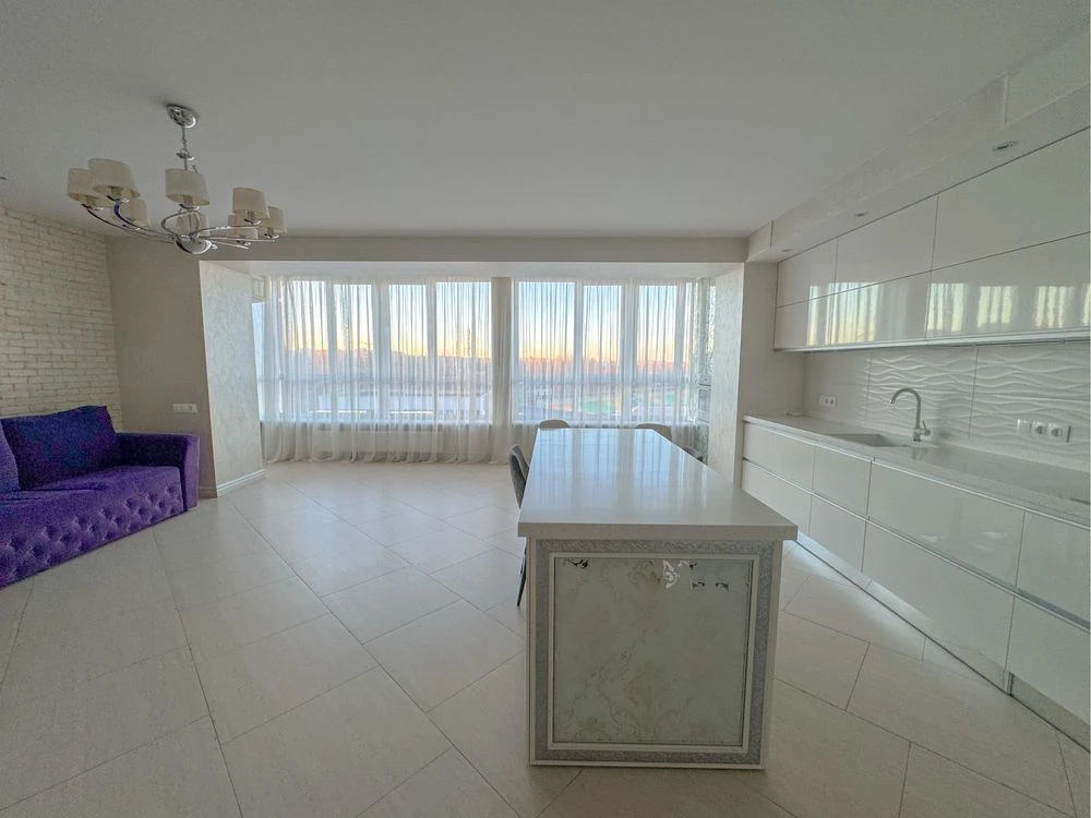 Продаж квартири 80 м2, пр-т Перемоги 119а