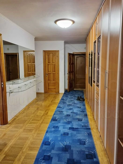 3 кімнатна квартира 116м2, 2/6 з індвид. опаленням біля Цент