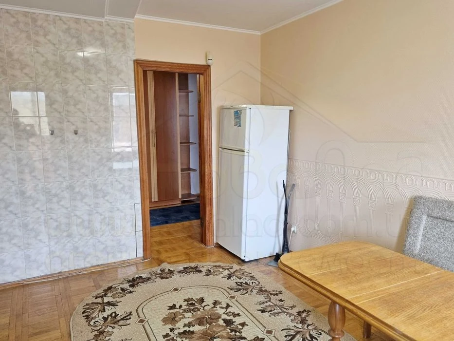3 кімнатна квартира 116м2, 2/6 з індвид. опаленням біля Цент