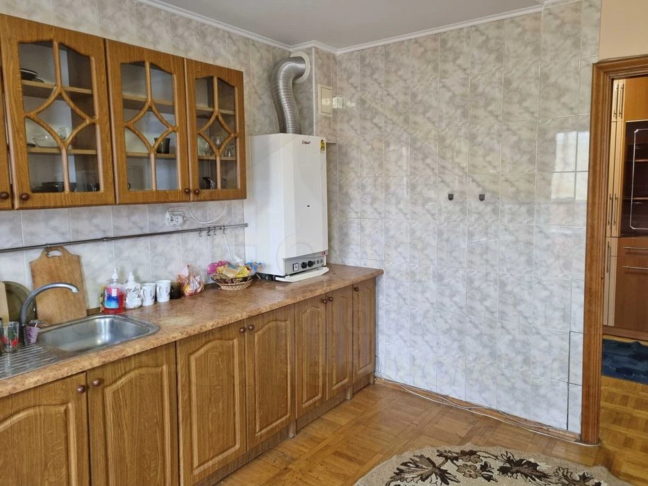 3 кімнатна квартира 116м2, 2/6 з індвид. опаленням біля Цент