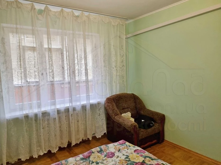 3 кімнатна квартира 116м2, 2/6 з індвид. опаленням біля Цент