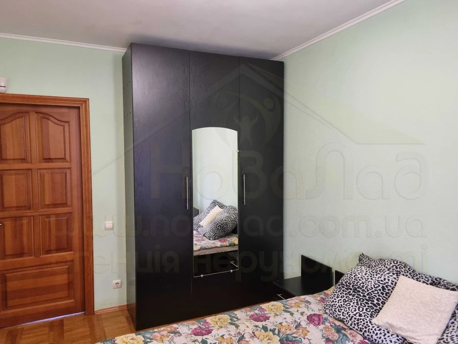 3 кімнатна квартира 116м2, 2/6 з індвид. опаленням біля Цент