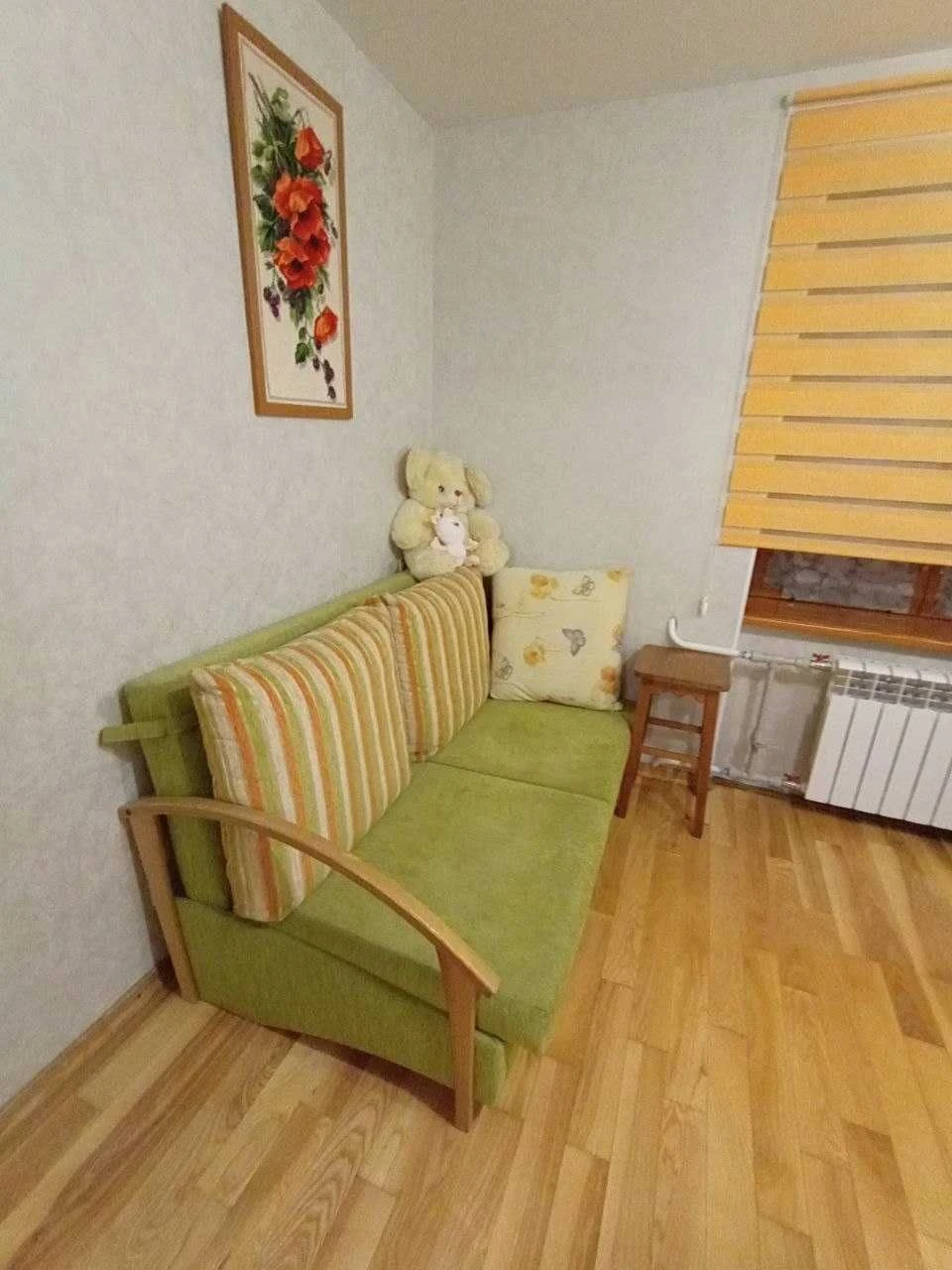 Продам 2-кімнатну гостинку. Р-н Одеської.