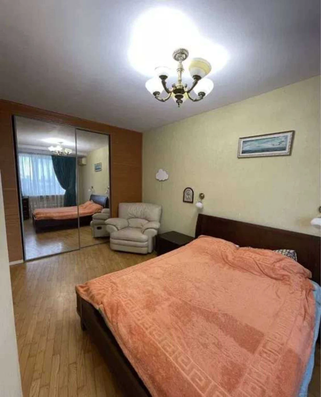 Продам 2-к кв. 57м2, 6/10, газ | Центр, Дом со шпилем | м.Ма