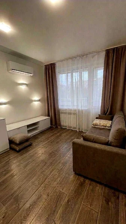 Продам (продаж) 3 кімнатну квартиру.