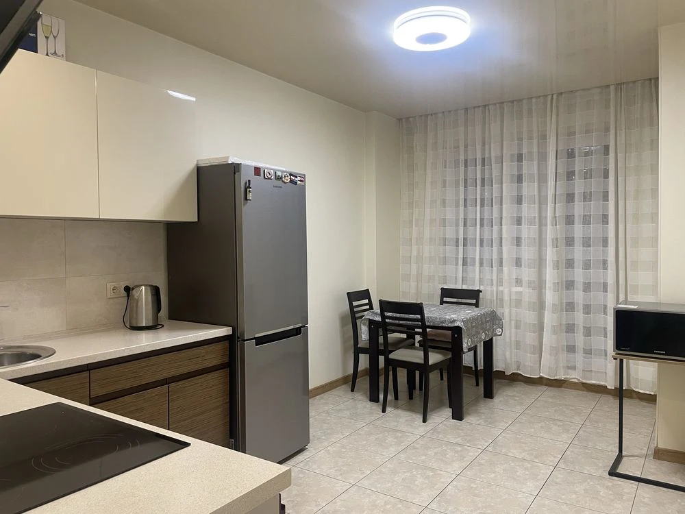 Продам квартиру 50м2, ремонт, ЖК Дом з Ротондами, Павловка,