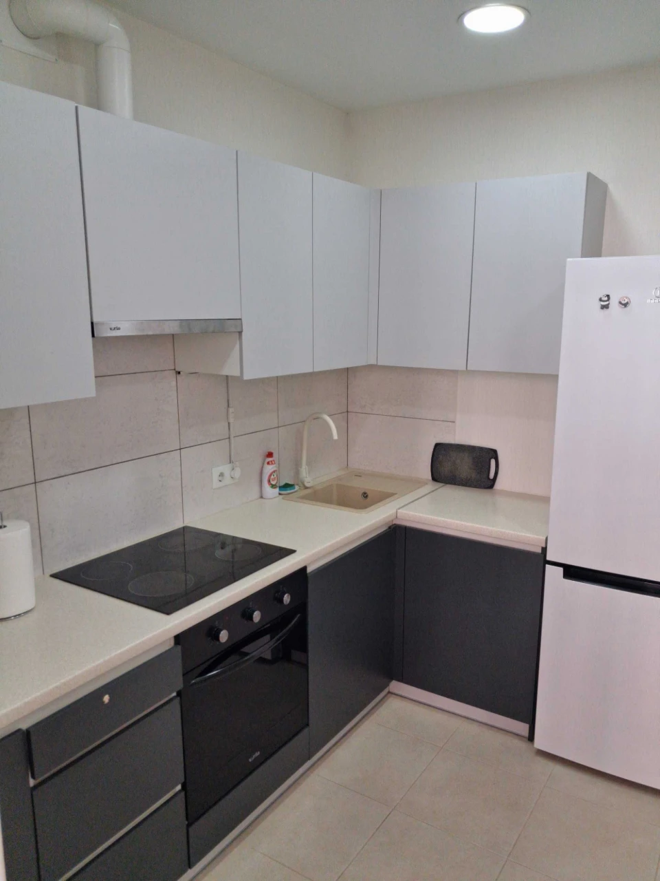 Продам 1 кімн. квартиру 37 м2 з ремонтом, меблями та техніко