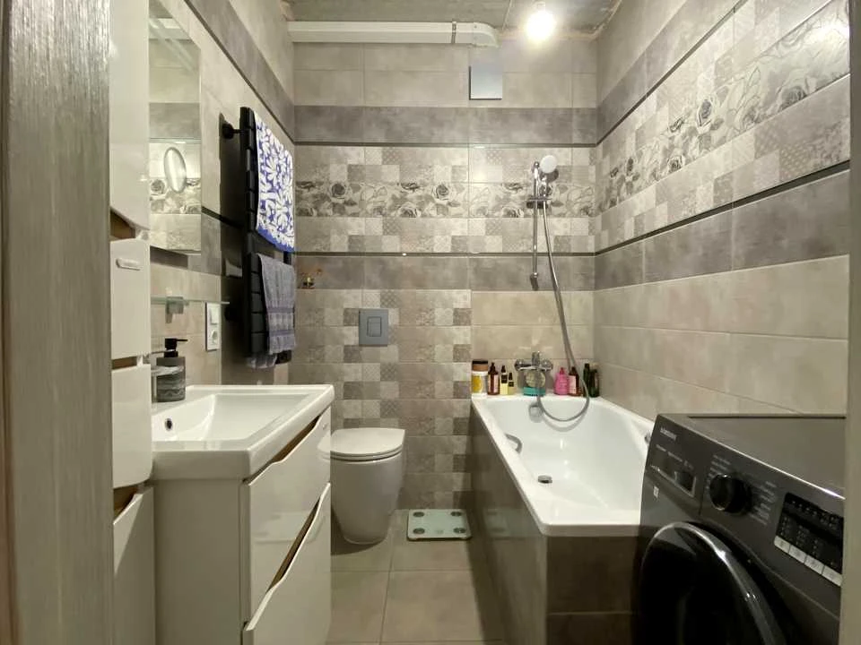 Apartment. Kharkiv, Heroiv Kharkova Ave. (Moskovskiy)