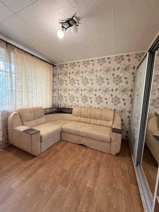 Three-room apartment for sale near Kholodnaya Gora metro station. Poltavsky Shlyakh.