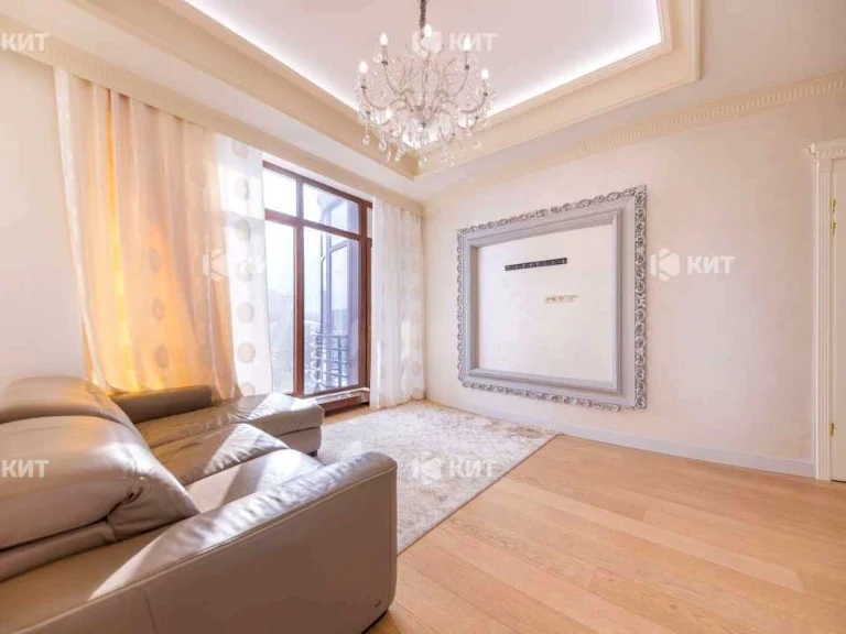 Apartment. Kharkiv, European St. (Novgorodska)