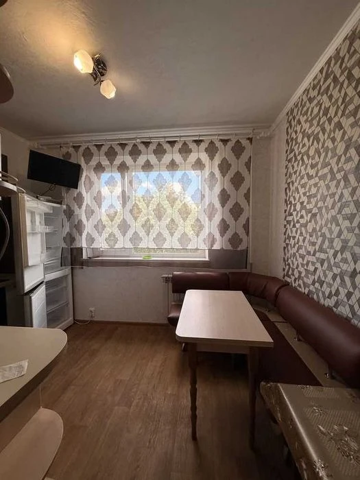 Three-room apartment for sale near Kholodnaya Gora metro station. Poltavsky Shlyakh.