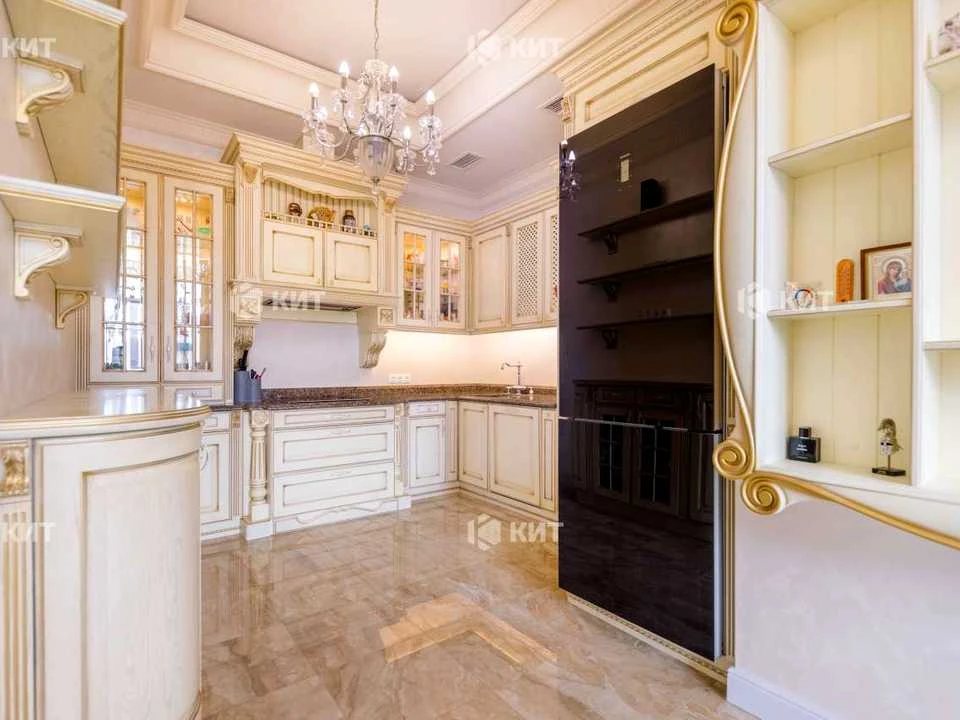 Apartment. Kharkiv, European St. (Novgorodska)