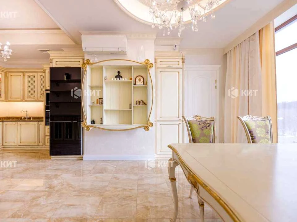 Apartment. Kharkiv, European St. (Novgorodska)