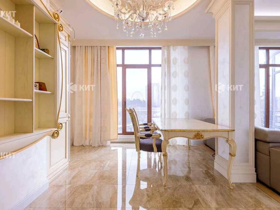 Apartment. Kharkiv, European St. (Novgorodska)