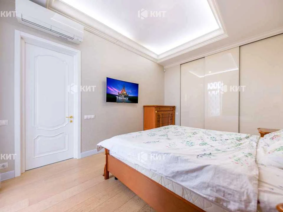 Apartment. Kharkiv, European St. (Novgorodska)