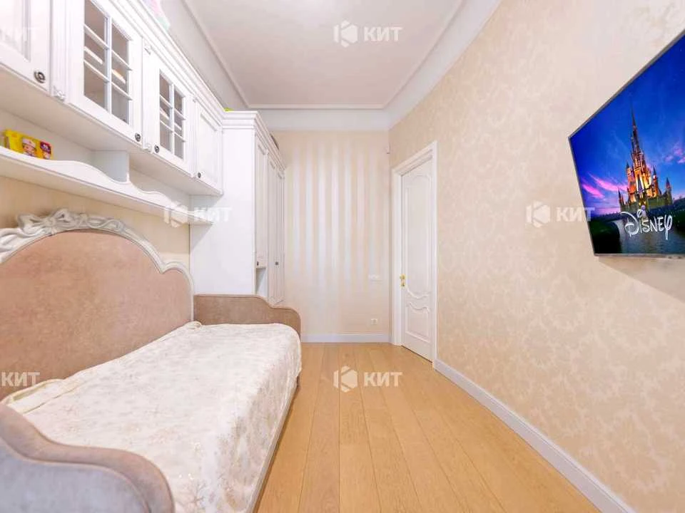 Apartment. Kharkiv, European St. (Novgorodska)