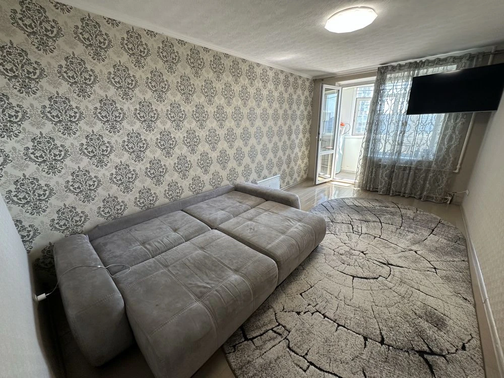Selling 3-room apartment 10/12 on Alekseevka (Solnechnaya) Certificate