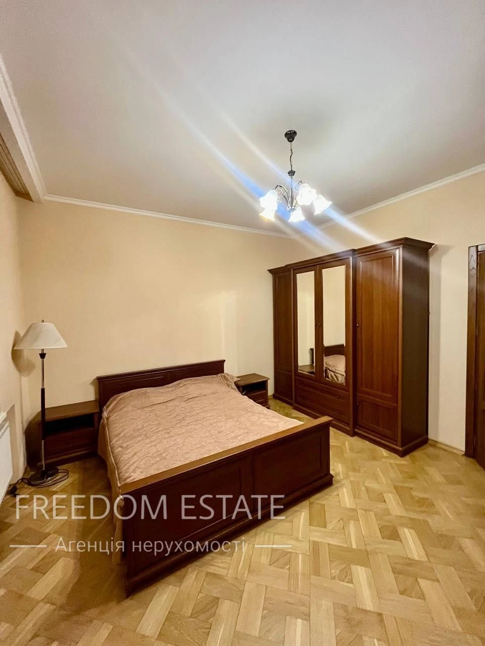 $75 thousand‼️Capital 3-room apartment 87 m2 / Stalinka‼️ Cold