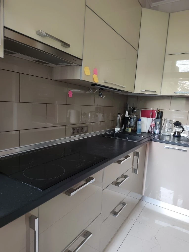 Selling a 3-room apartment in the center of Kharkov!