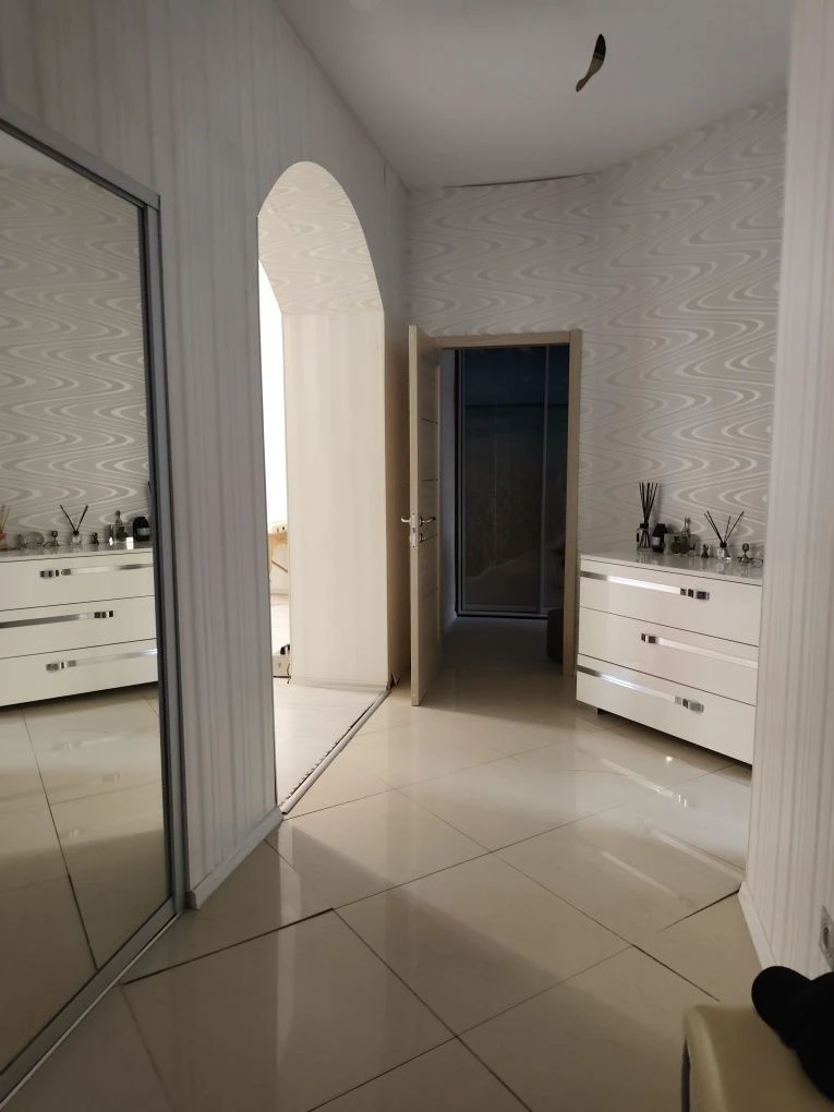 Selling a 3-room apartment in the center of Kharkov!