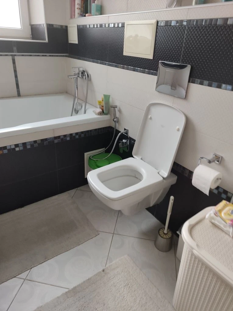 Selling a 3-room apartment in the center of Kharkov!