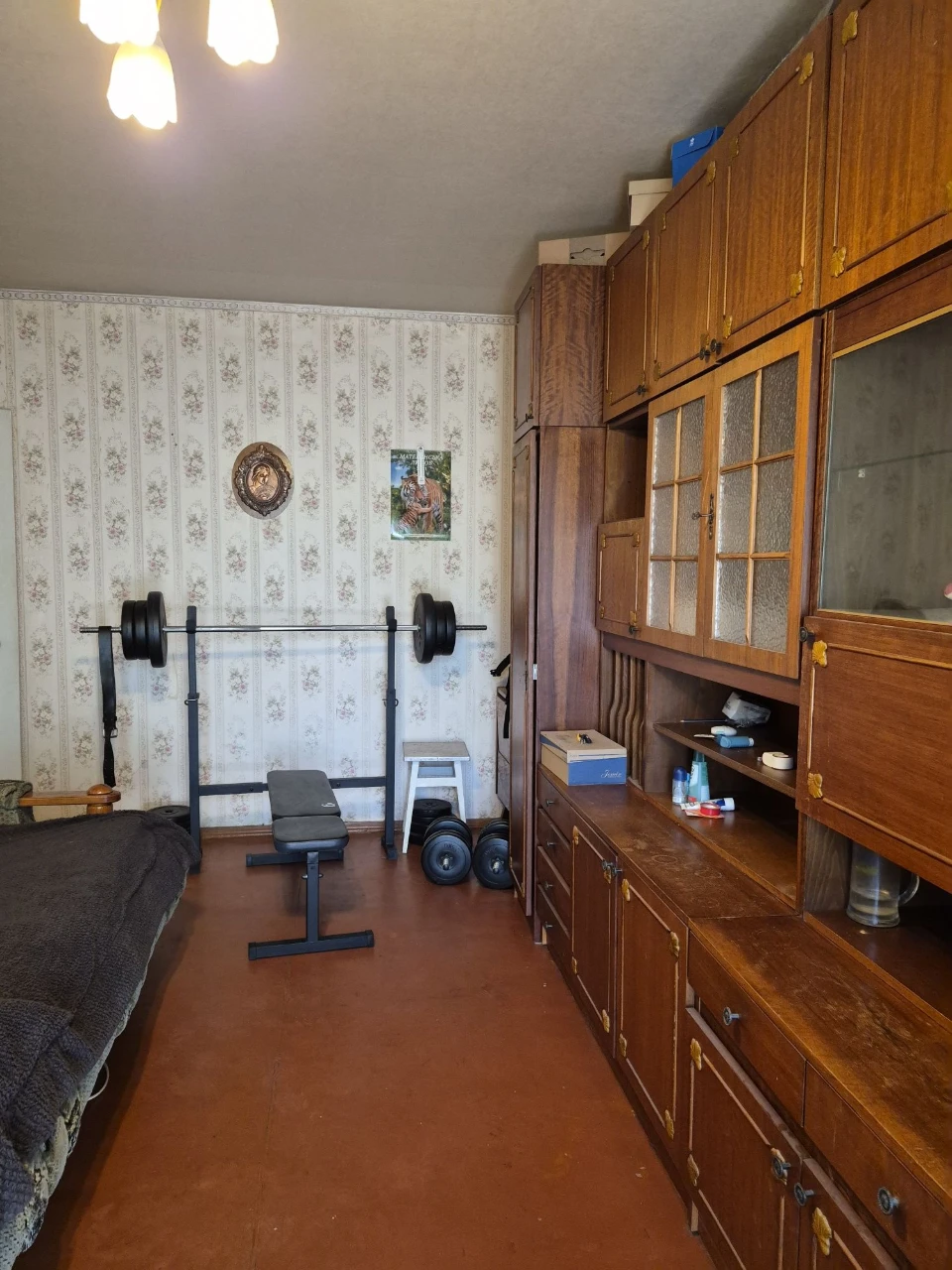 LS13 Alekseevskaya metro station, 1 apartment on the 3rd floor for sale.