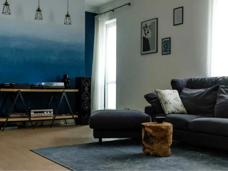 Apartment. Kharkiv, Nauky ave. (Lenina), 45/3 k.