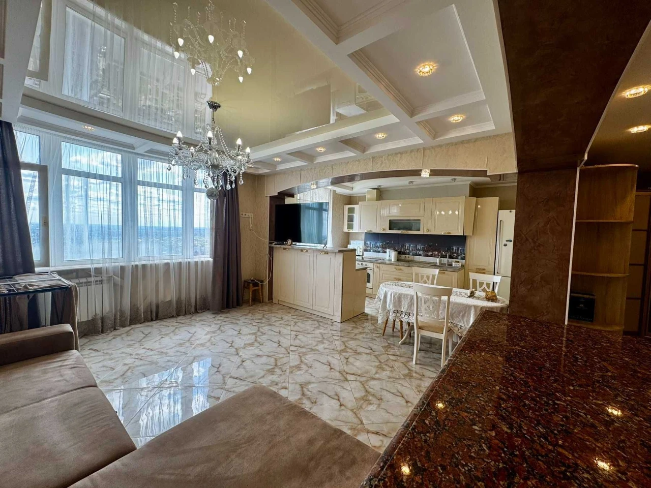 Stylish 3-room premium class apartment for sale in the residential complex "At
