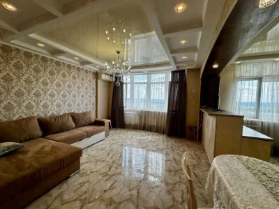 Stylish 3-room premium class apartment for sale in the residential complex "At