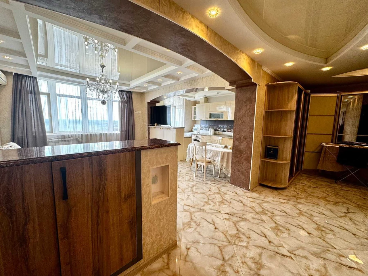 Stylish 3-room premium class apartment for sale in the residential complex "At