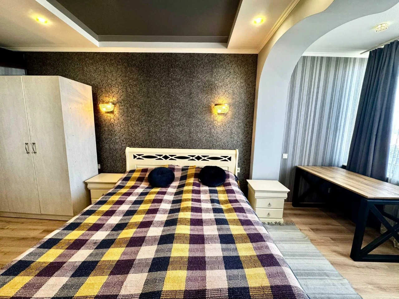 Stylish 3-room premium class apartment for sale in the residential complex "At