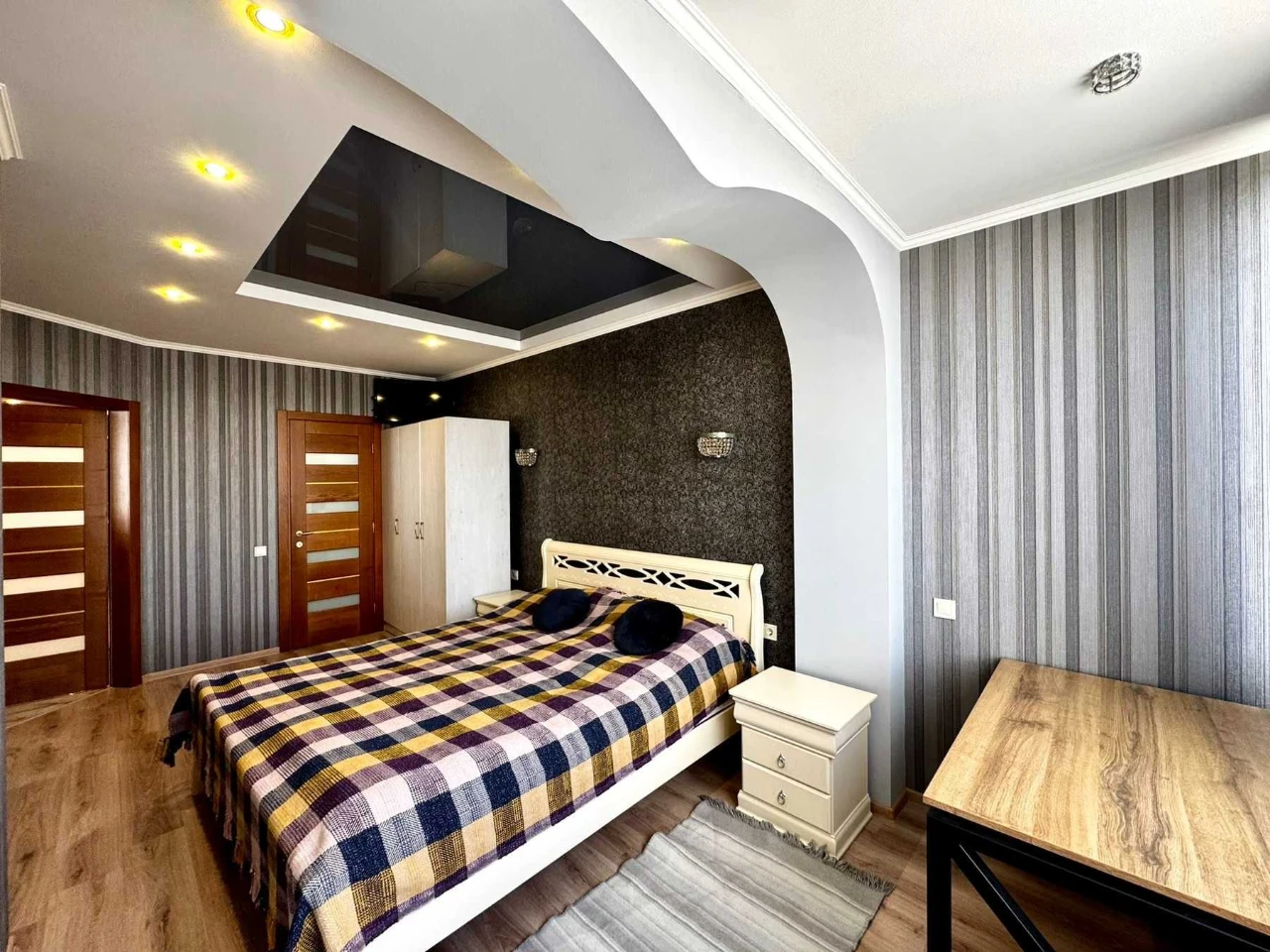 Stylish 3-room premium class apartment for sale in the residential complex "At