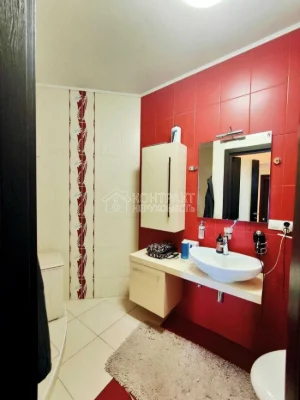 For sale, 3-room apartment. 128A, Heroyiv Kharkiv Ave.