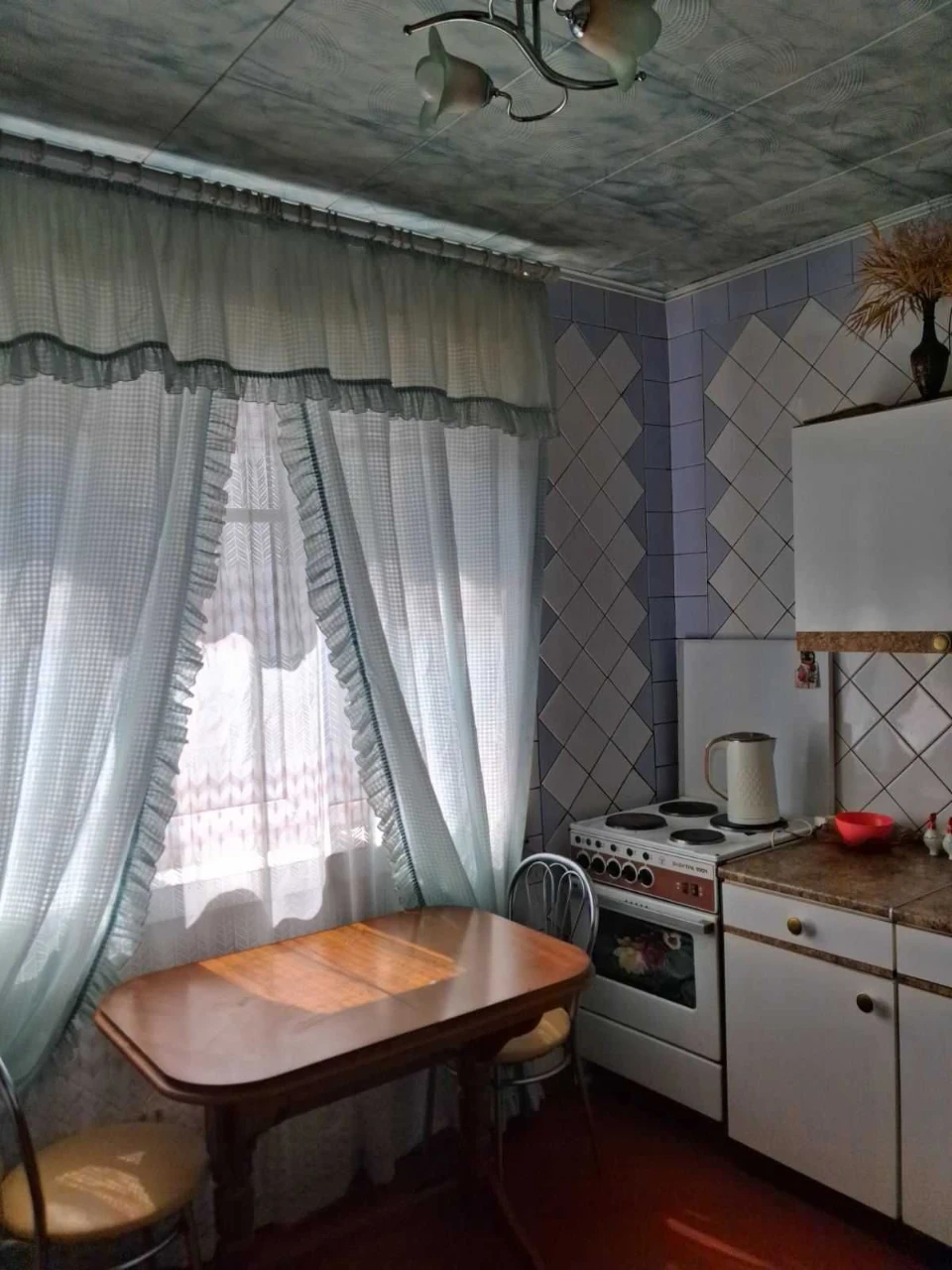 Urgent sale of 3-room apartment with a view, Alekseevka, Pobed